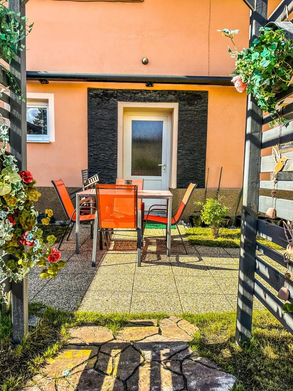 Apartman Pod Hradem Horšovský Týn Exterior foto