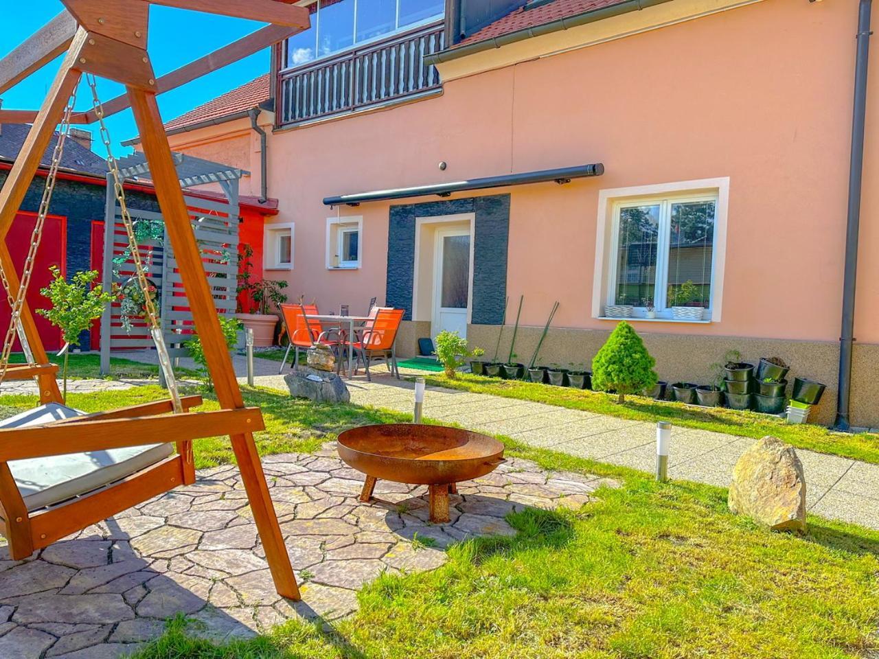 Apartman Pod Hradem Horšovský Týn Exterior foto